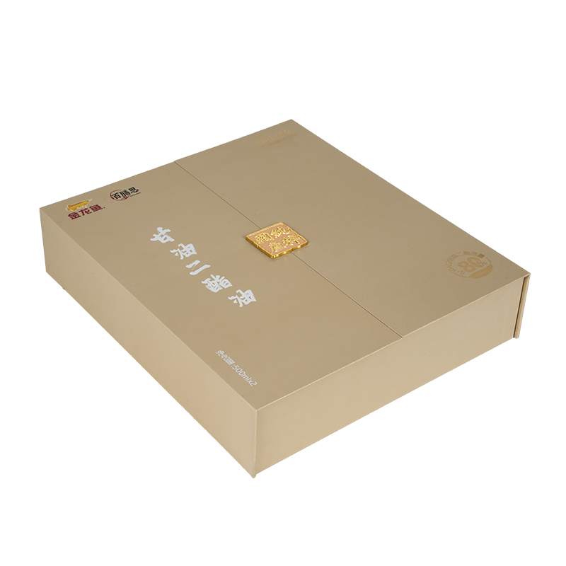 Merev, kétajtós étolajos díszdoboz